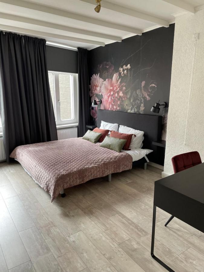 Bnb Bruxelles - Studios & Apartments Венло Екстериор снимка