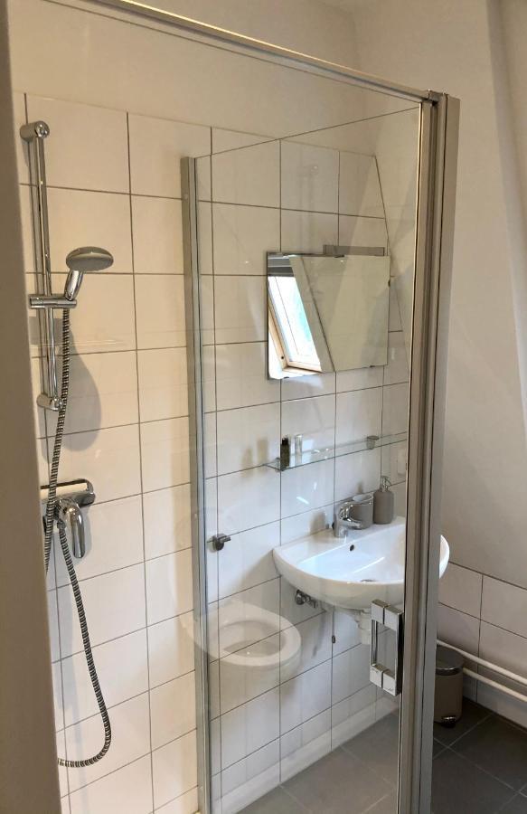Bnb Bruxelles - Studios & Apartments Венло Екстериор снимка