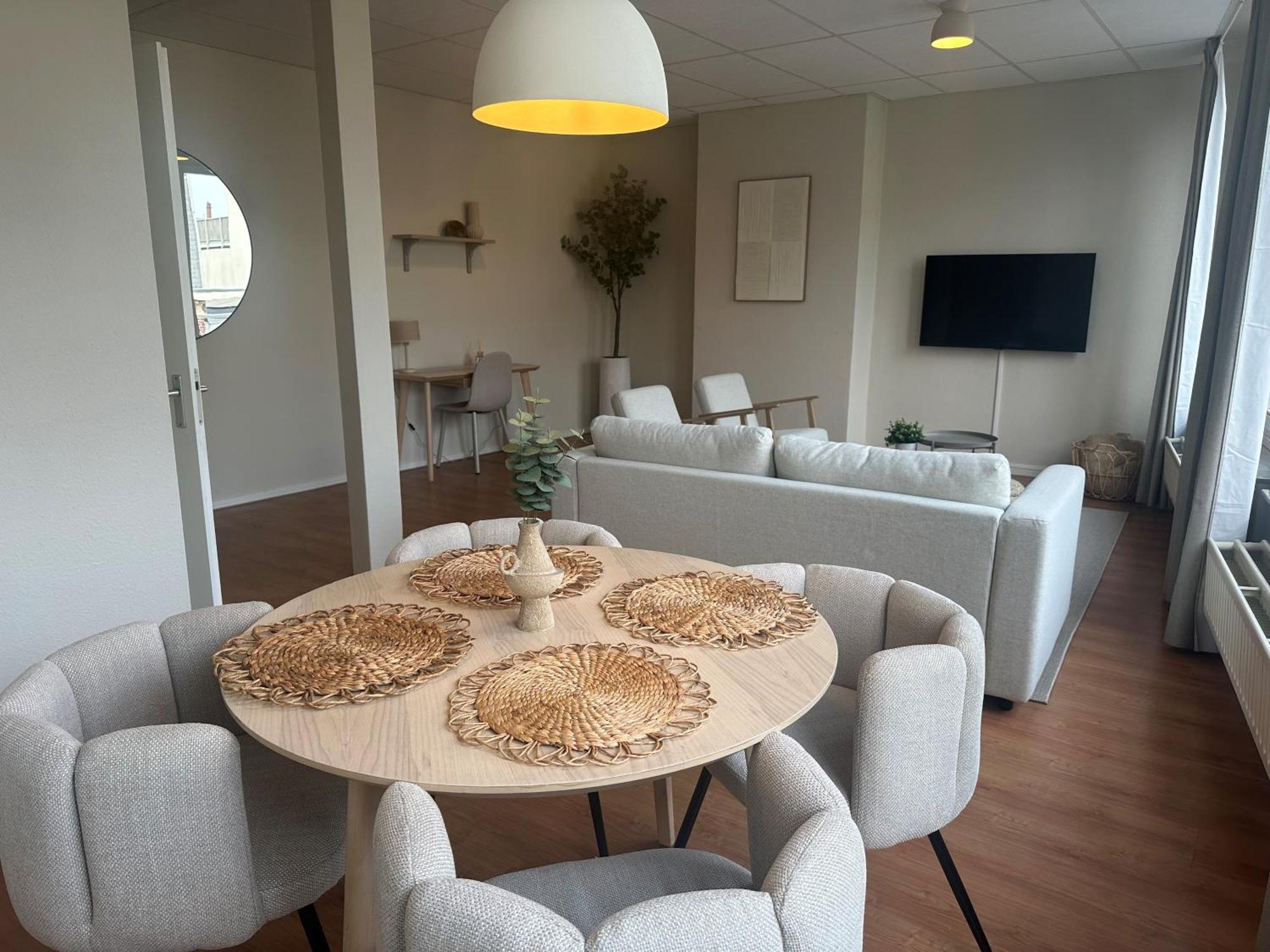 Bnb Bruxelles - Studios & Apartments Венло Екстериор снимка